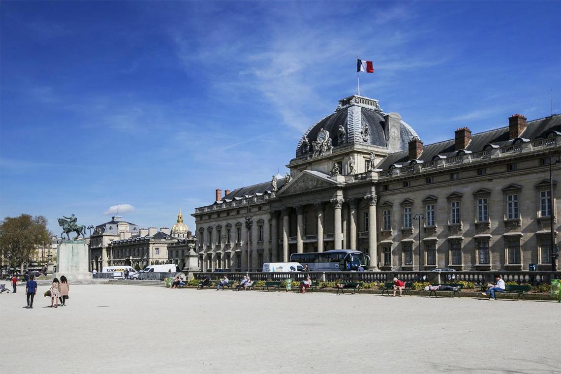 Eiffel Tower Royal *